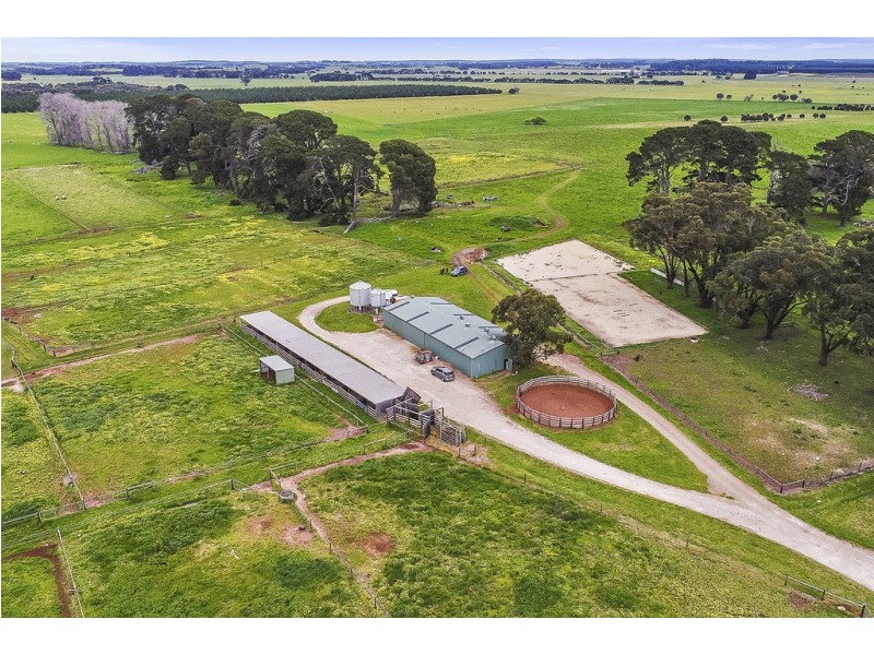 519 Peweena Road ”Peweena Station”, Mingbool SA 5291