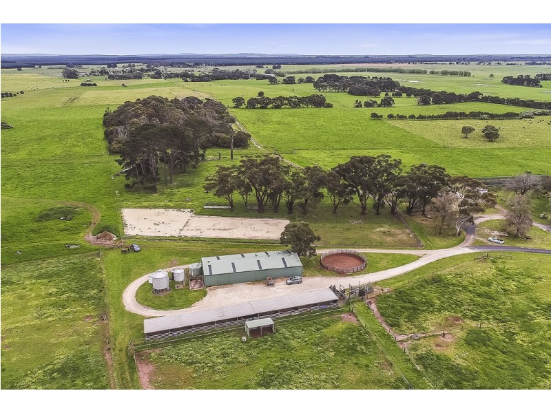519 Peweena Road ”Peweena Station”, Mingbool SA 5291