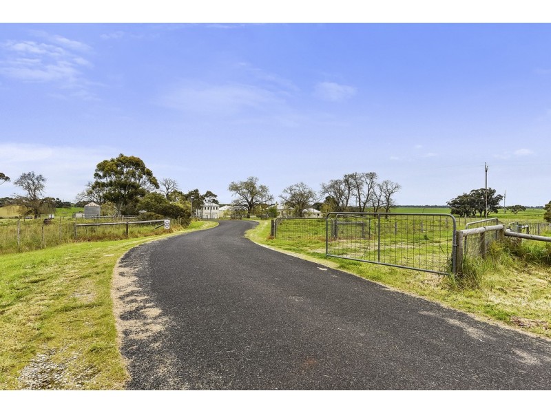 519 Peweena Road ”Peweena Station”, Mingbool SA 5291