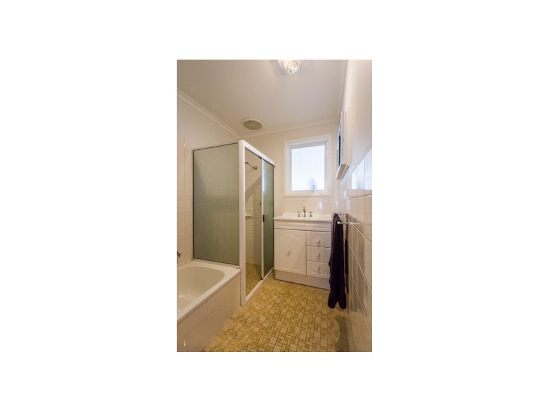 25 Hayes Crescent, Mount Gambier SA 5290