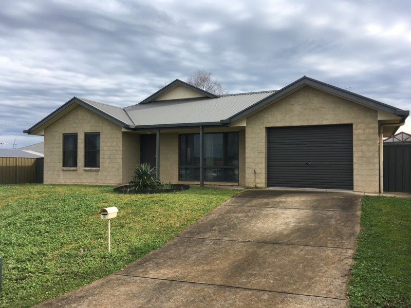 19 Lakewood Avenue, Mount Gambier SA 5290