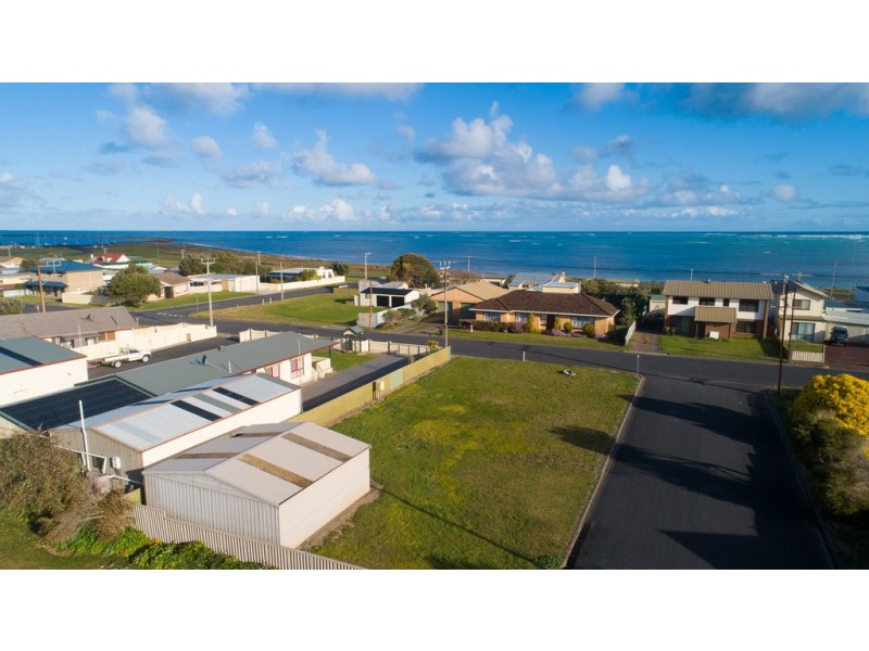 20 Compton Street, Port Macdonnell SA 5291