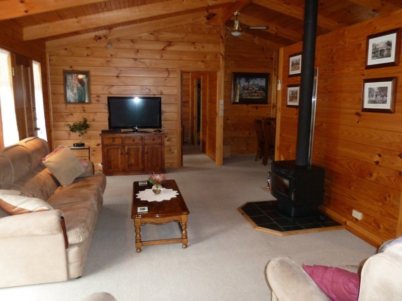 2 Crouch Street, Caveton SA 5291