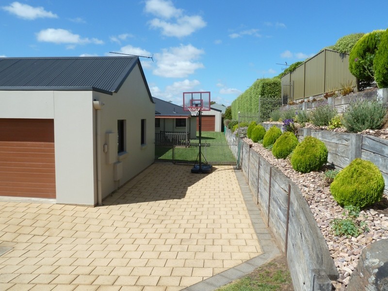 4 Red Oak Place, Mount Gambier SA 5290