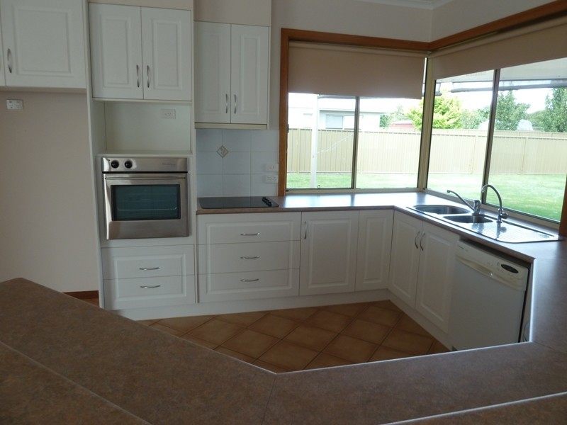 9 Lakewood Avenue, Mount Gambier SA 5290