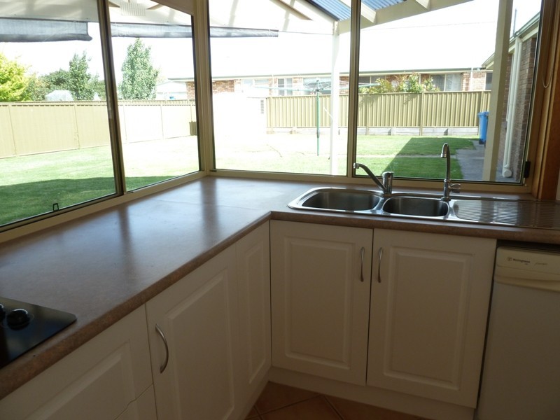 9 Lakewood Avenue, Mount Gambier SA 5290