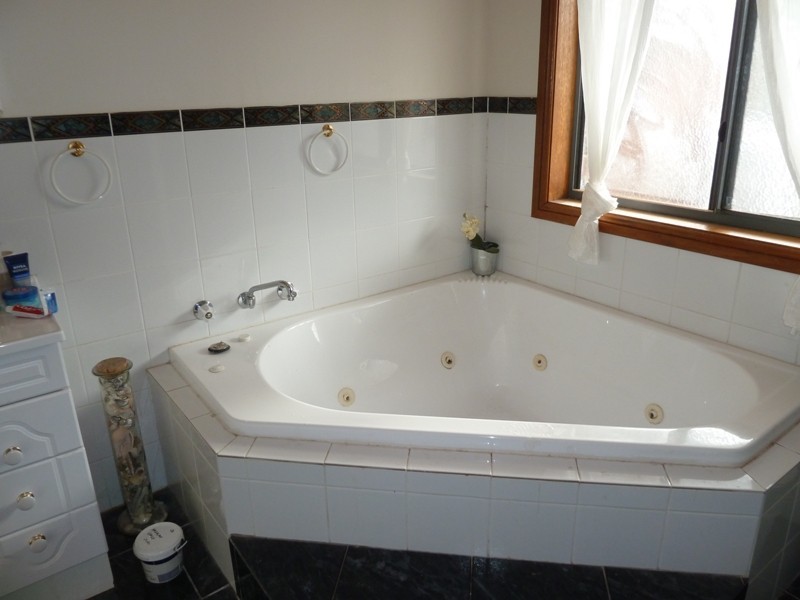 2 Highland Drive, Mount Gambier SA 5290