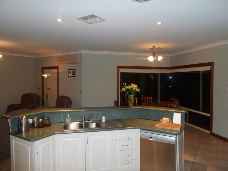 11 Oakridge Crescent, Mount Gambier SA 5290