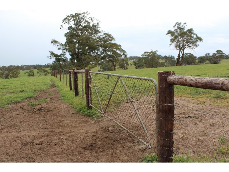 1234 Tea Tree Creek Road, Harrow VIC 3317