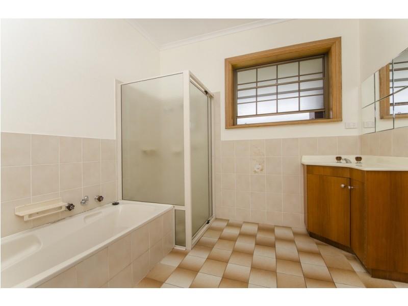 6 Tenison Drive, Mount Gambier SA 5290