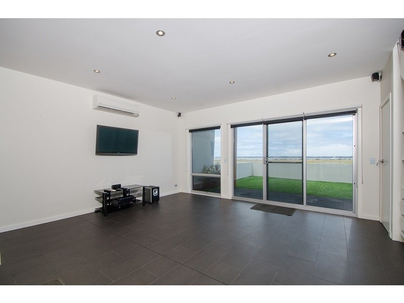 77B Sea Parade, Port Macdonnell SA 5291