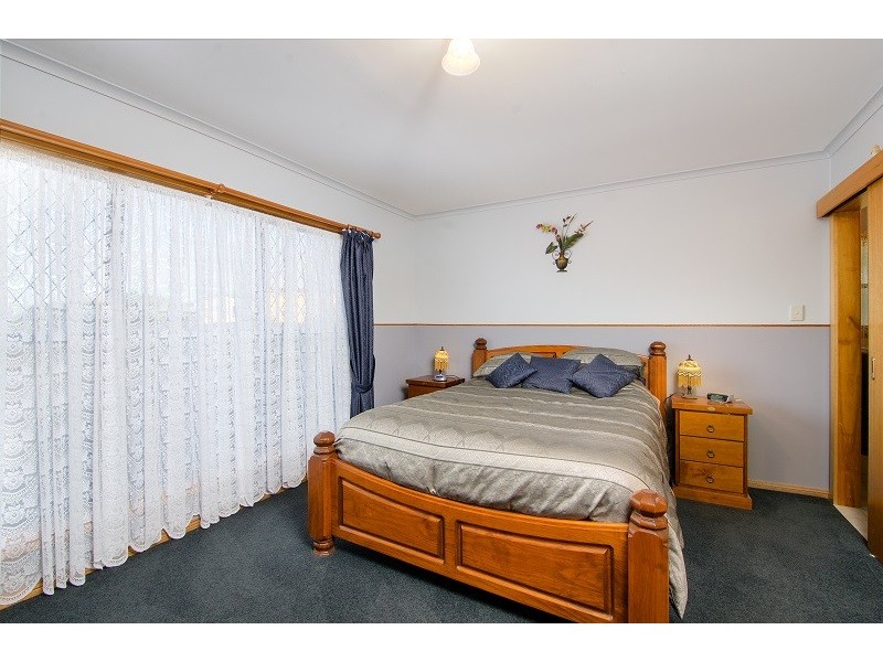 15 Lila Crescent, Nene Valley SA 5291