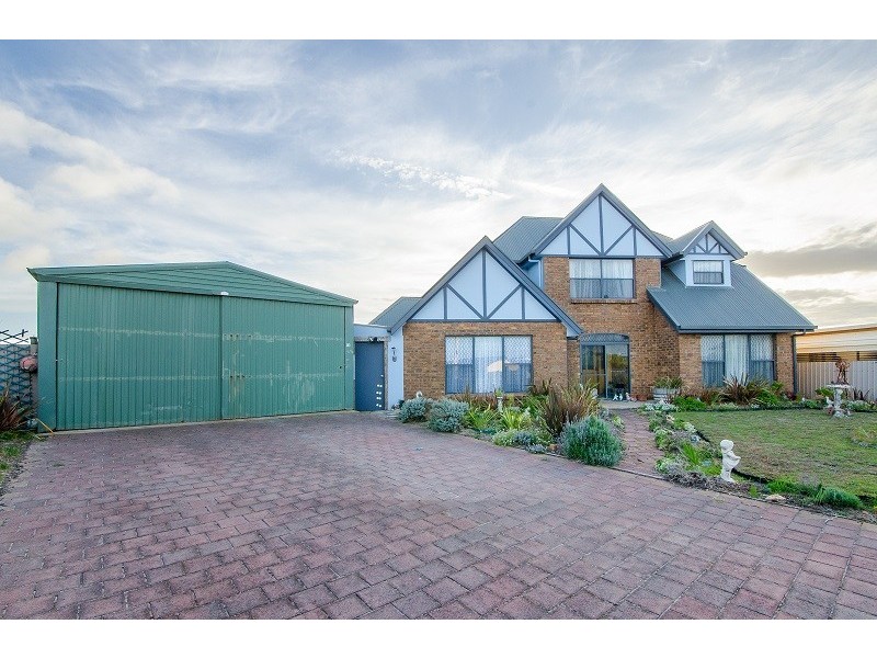 15 Lila Crescent, Nene Valley SA 5291