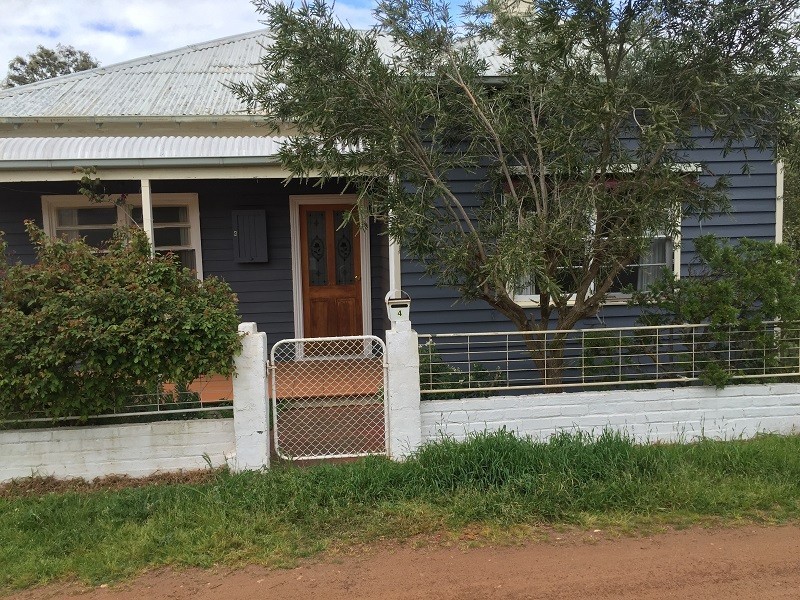 4 Little Koch Street, Casterton VIC 3311