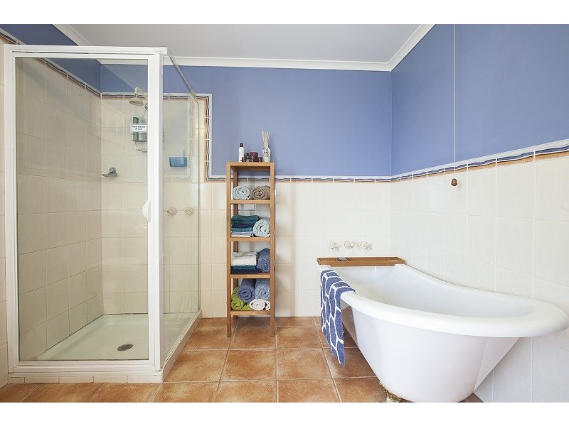 16 Lake Edward Road, Glencoe SA 5291