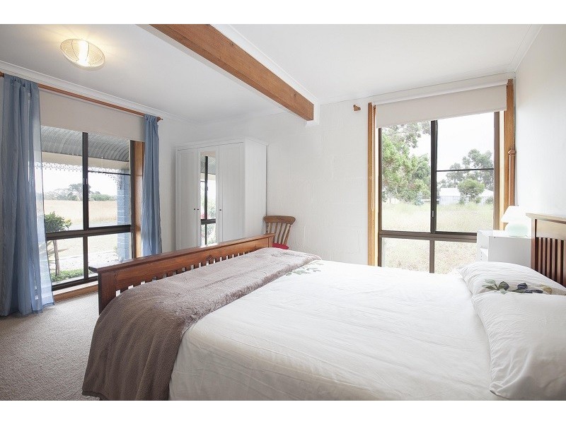 16 Lake Edward Road, Glencoe SA 5291
