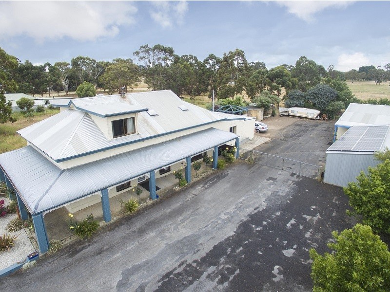 16 Lake Edward Road, Glencoe SA 5291