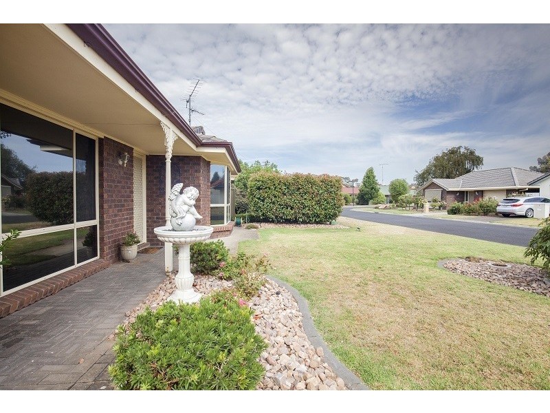 2 Hulon Place, Mount Gambier SA 5290