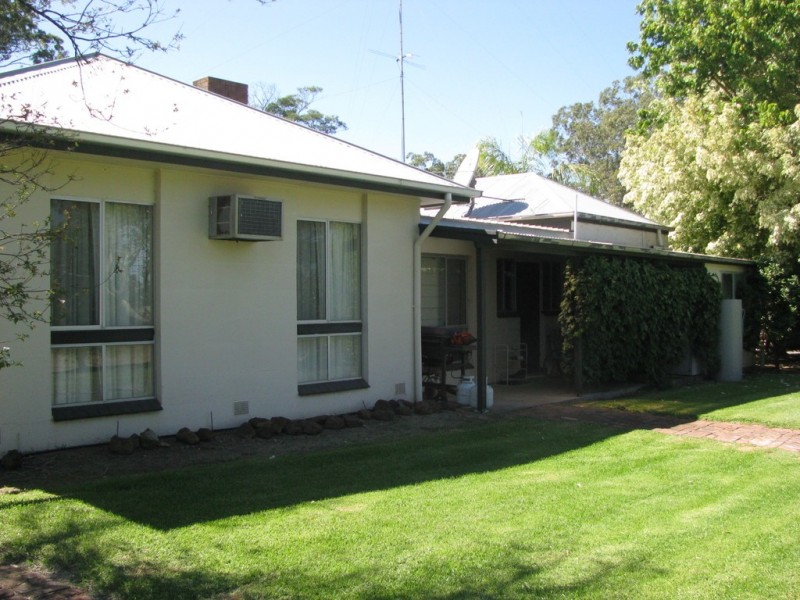 8 Nangwarry Road, Lake Mundi VIC 3312