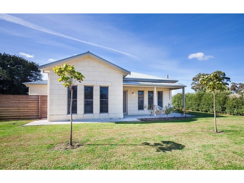 22 Railway Terrace East, Tantanoola SA 5280