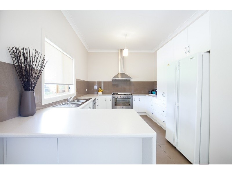 22 Railway Terrace East, Tantanoola SA 5280