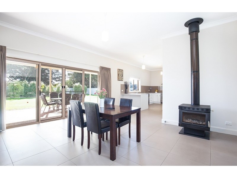 22 Railway Terrace East, Tantanoola SA 5280
