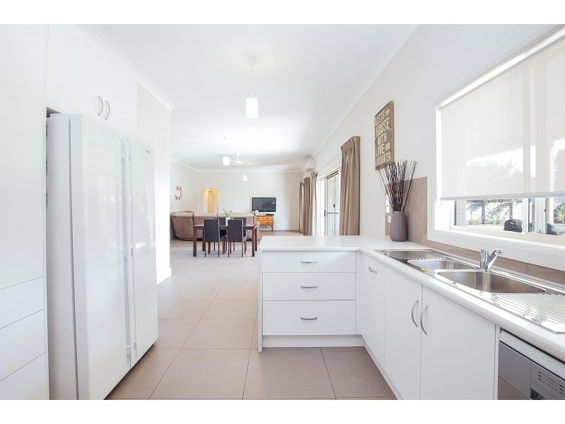 22 Railway Terrace East, Tantanoola SA 5280