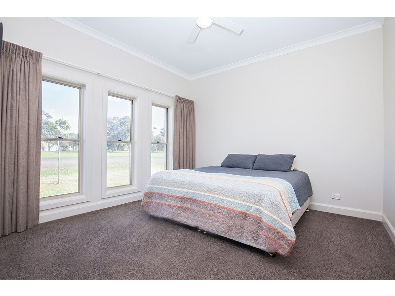 22 Railway Terrace East, Tantanoola SA 5280