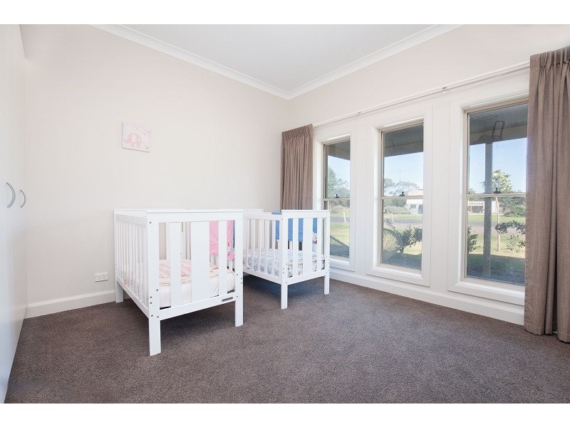 22 Railway Terrace East, Tantanoola SA 5280