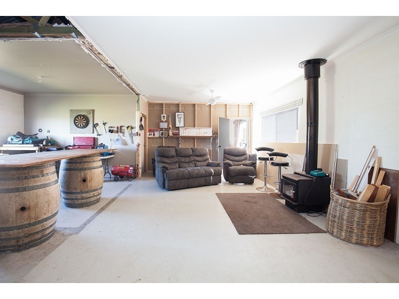 22 Railway Terrace East, Tantanoola SA 5280