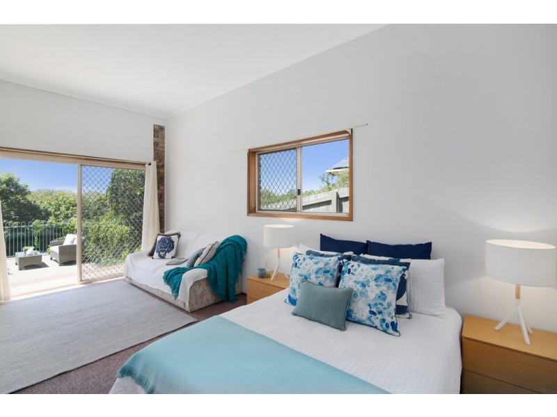 67 Bimbadeen Ave, Banora Point NSW 2486