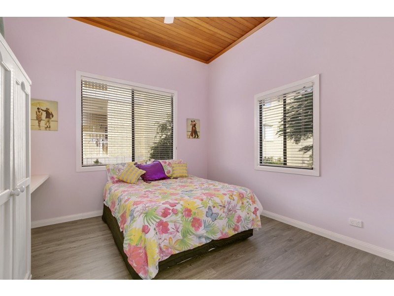 70 Stapylton Street, Coolangatta QLD 4225