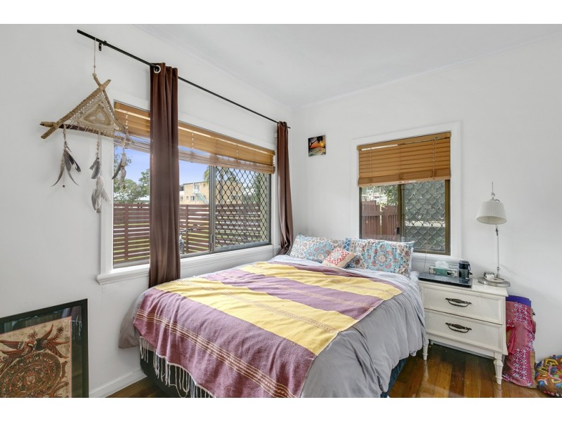 70 Stapylton Street, Coolangatta QLD 4225