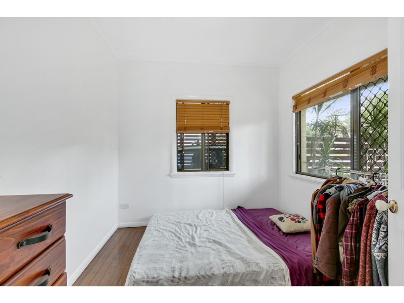 70 Stapylton Street, Coolangatta QLD 4225