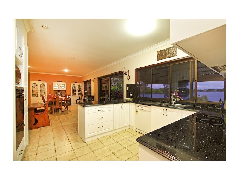 14 Seafarer Place, Banora Point NSW 2486