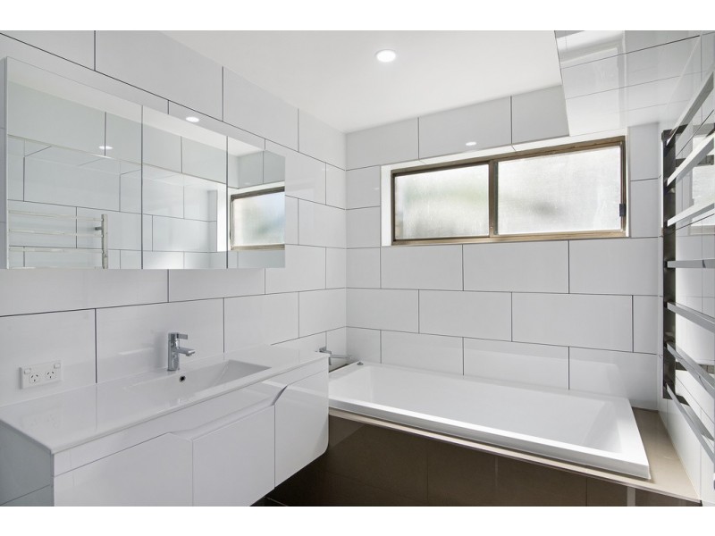 2 Elm Place, Banora Point NSW 2486