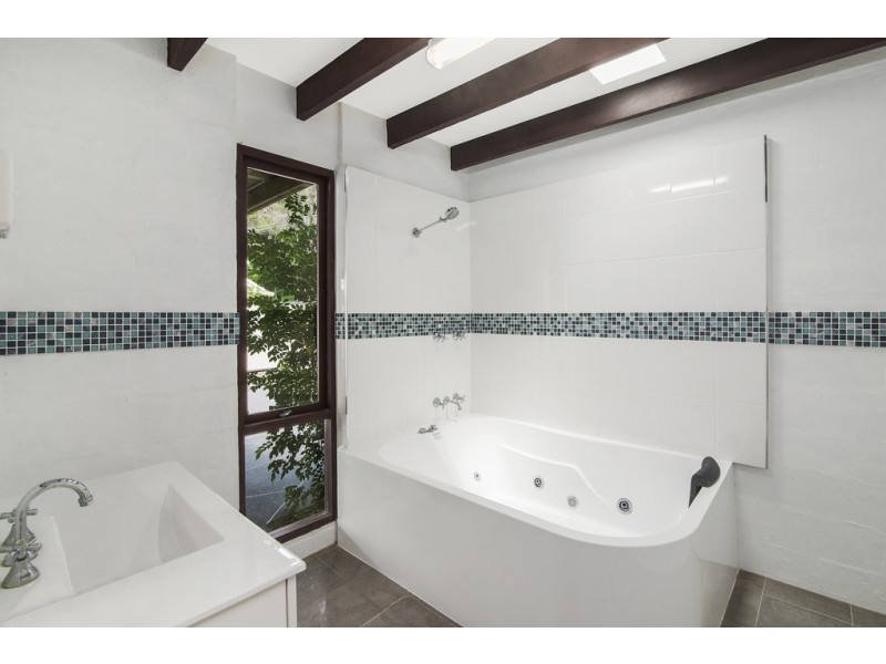 33 Inlet Drive, Tweed Heads West NSW 2485