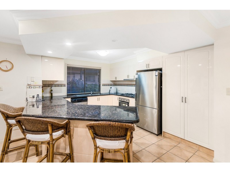 10 Daintree Close, Banora Point NSW 2486