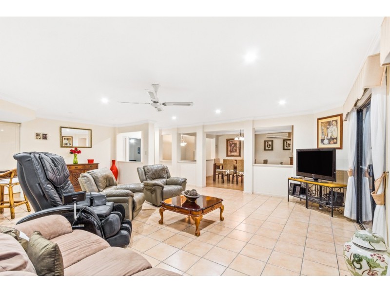 10 Daintree Close, Banora Point NSW 2486