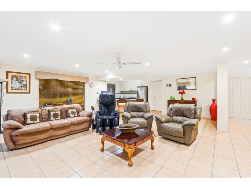 10 Daintree Close, Banora Point NSW 2486