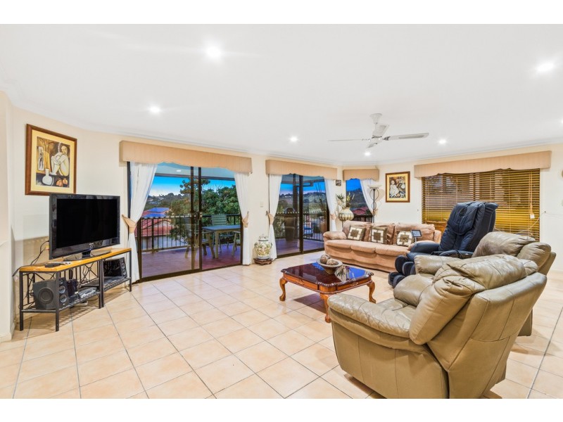 10 Daintree Close, Banora Point NSW 2486
