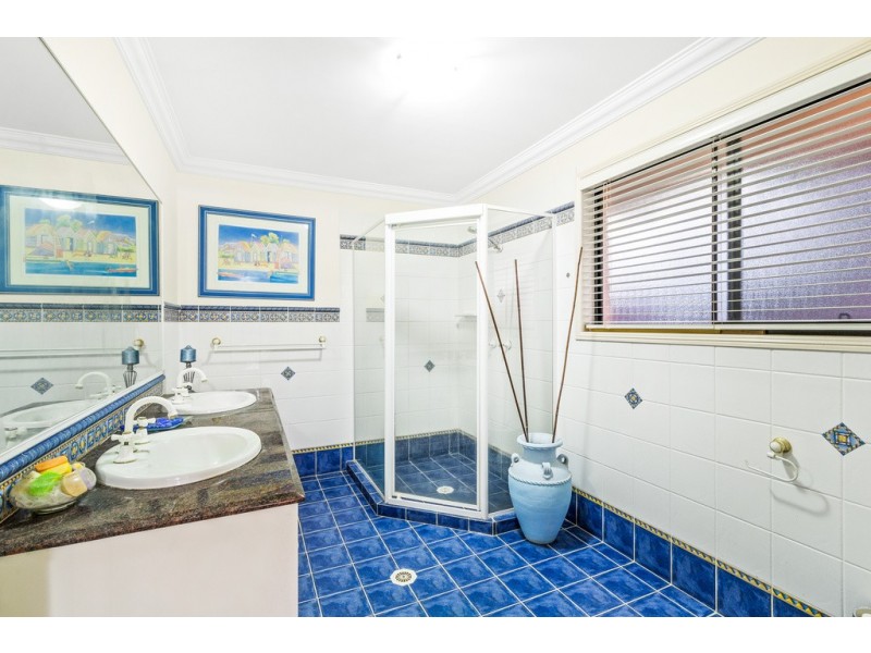 10 Daintree Close, Banora Point NSW 2486