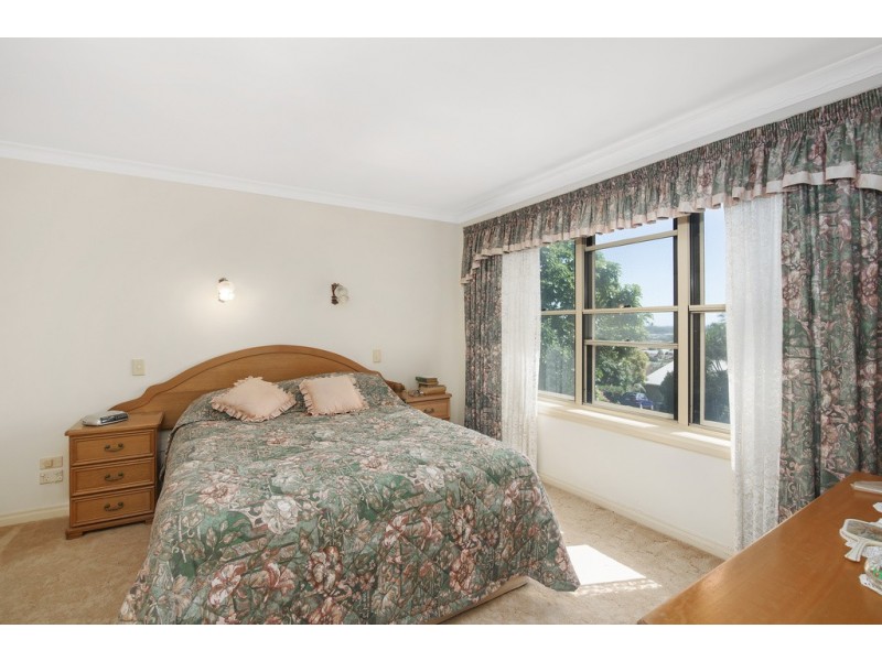 12 Widgee Ave, Banora Point NSW 2486