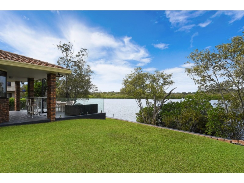 210 Kennedy Drive, Tweed Heads West NSW 2485