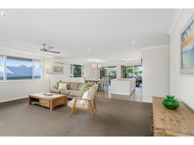 9 Jacaranda Ave, Tweed Heads West NSW 2485