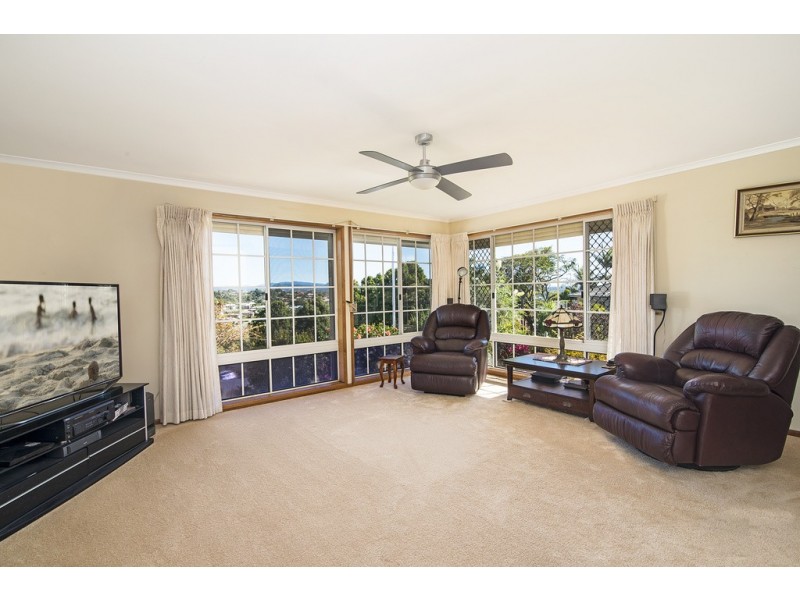 33 Birnam Ave, Banora Point NSW 2486