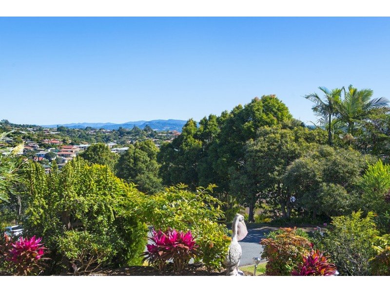 33 Birnam Ave, Banora Point NSW 2486