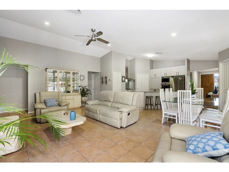 14 Firestone Dr, Banora Point NSW 2486