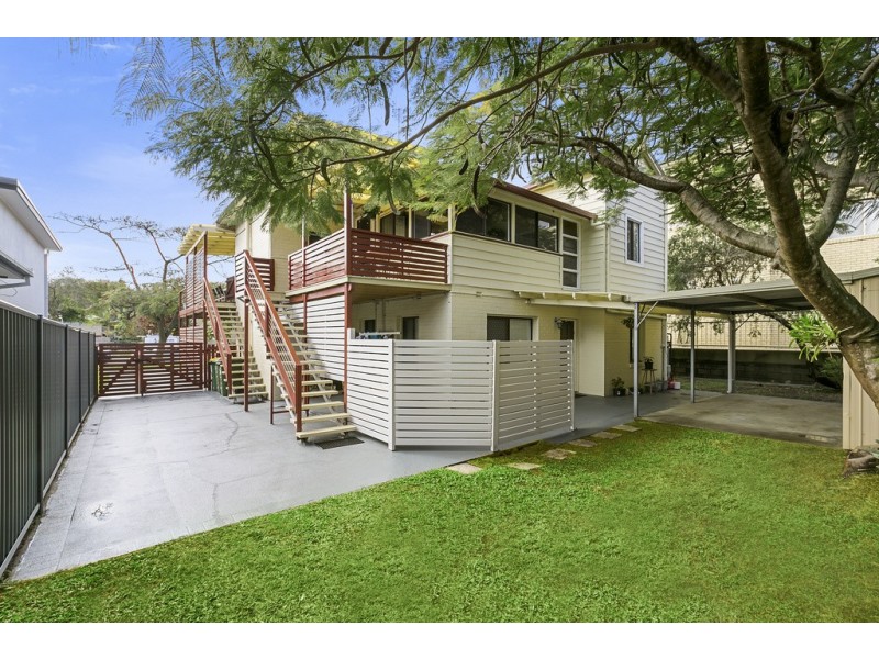 2/70 Stapylton Street, Coolangatta QLD 4225