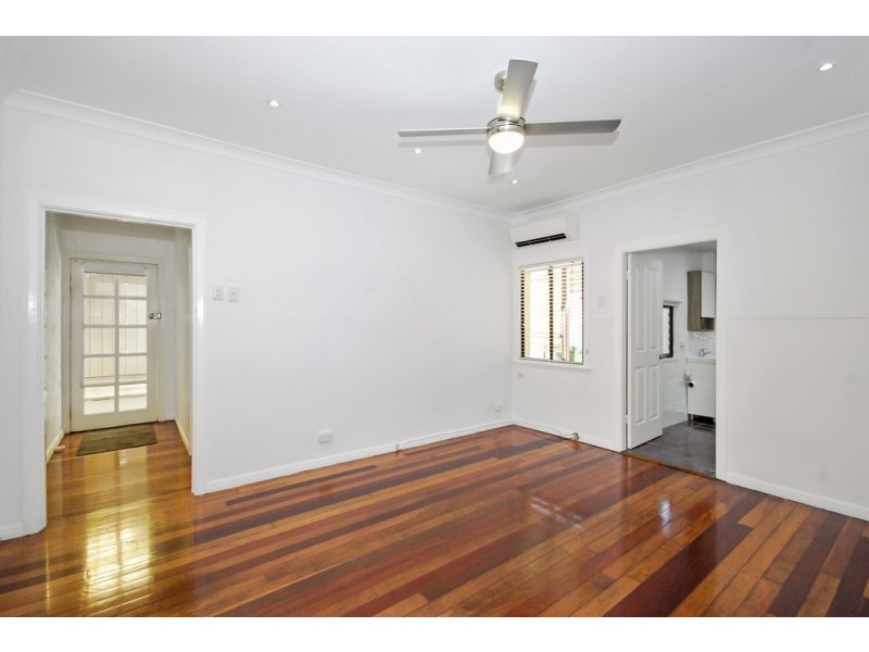 2/70 Stapylton Street, Coolangatta QLD 4225